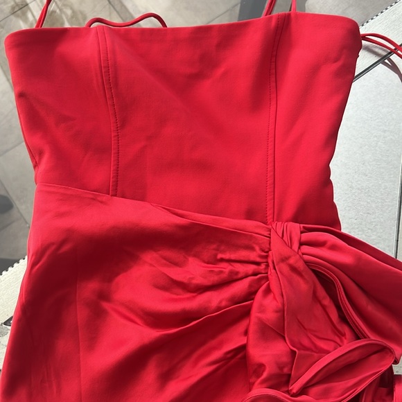 New Cinq a Sept Drina Gown in Pimento Red - Picture 7 of 8